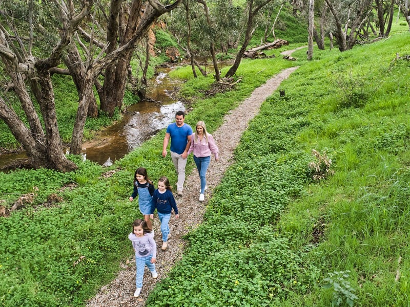 family-creekwalk-800x600